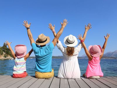 Vacaciones familiares en grupo: consejos para convivir y disfrutar el descanso